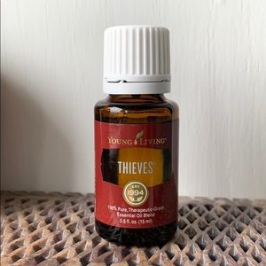 Thieves Essential Oil